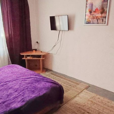 Apartment On Vadim Hetman Street 38 - Industrial Bridge Киев Екстериор снимка
